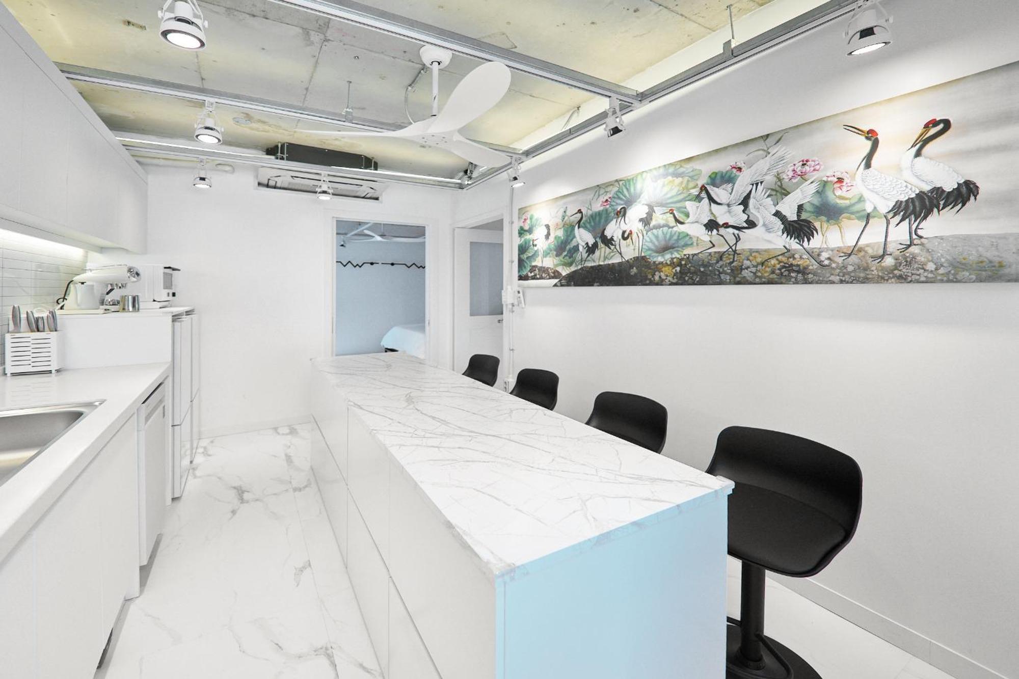Yt Tailored Service Near Hongik Univ Station Seoul