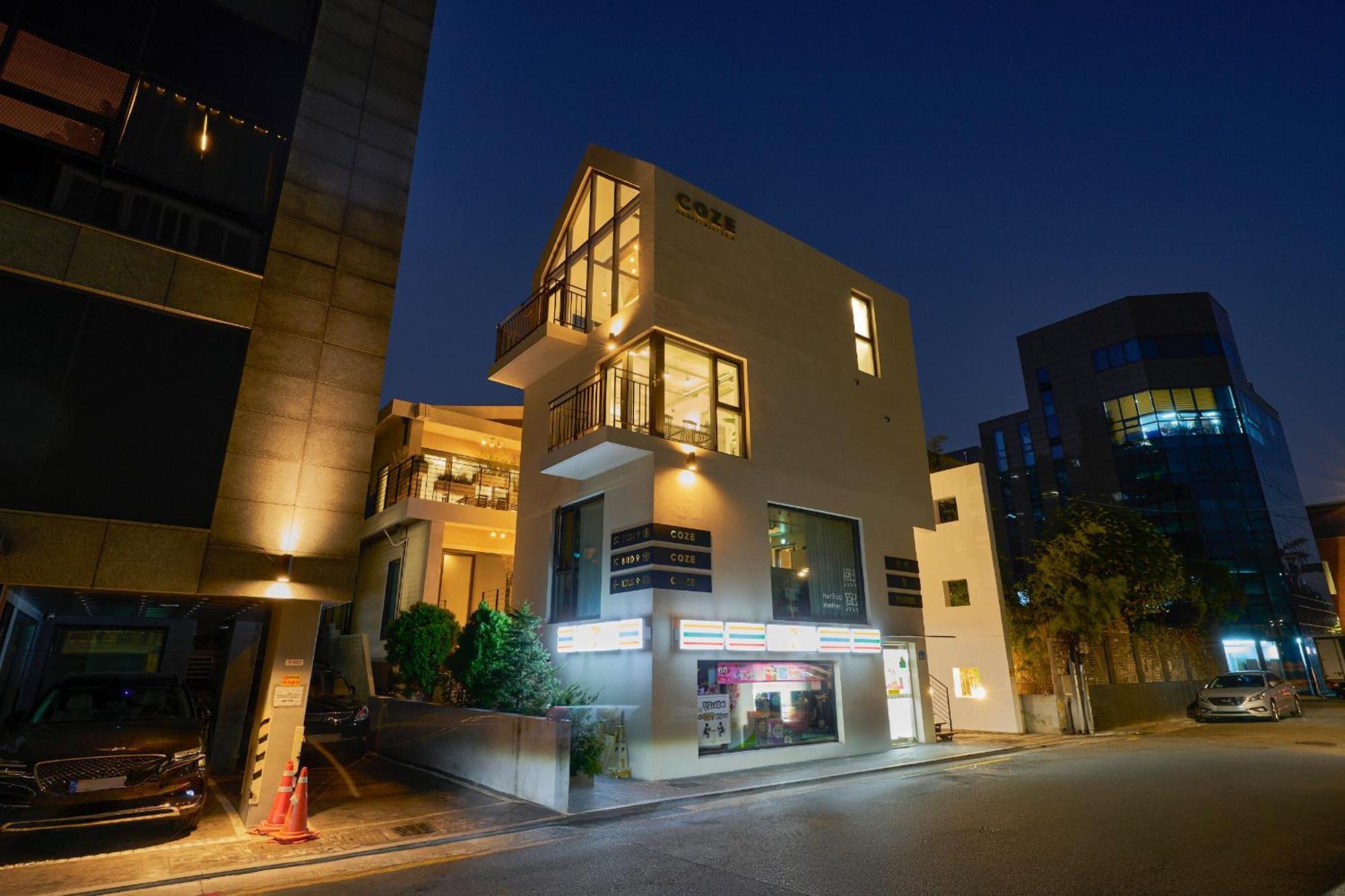 Yt Tailored Service Near Hongik Univ Station * Seoul